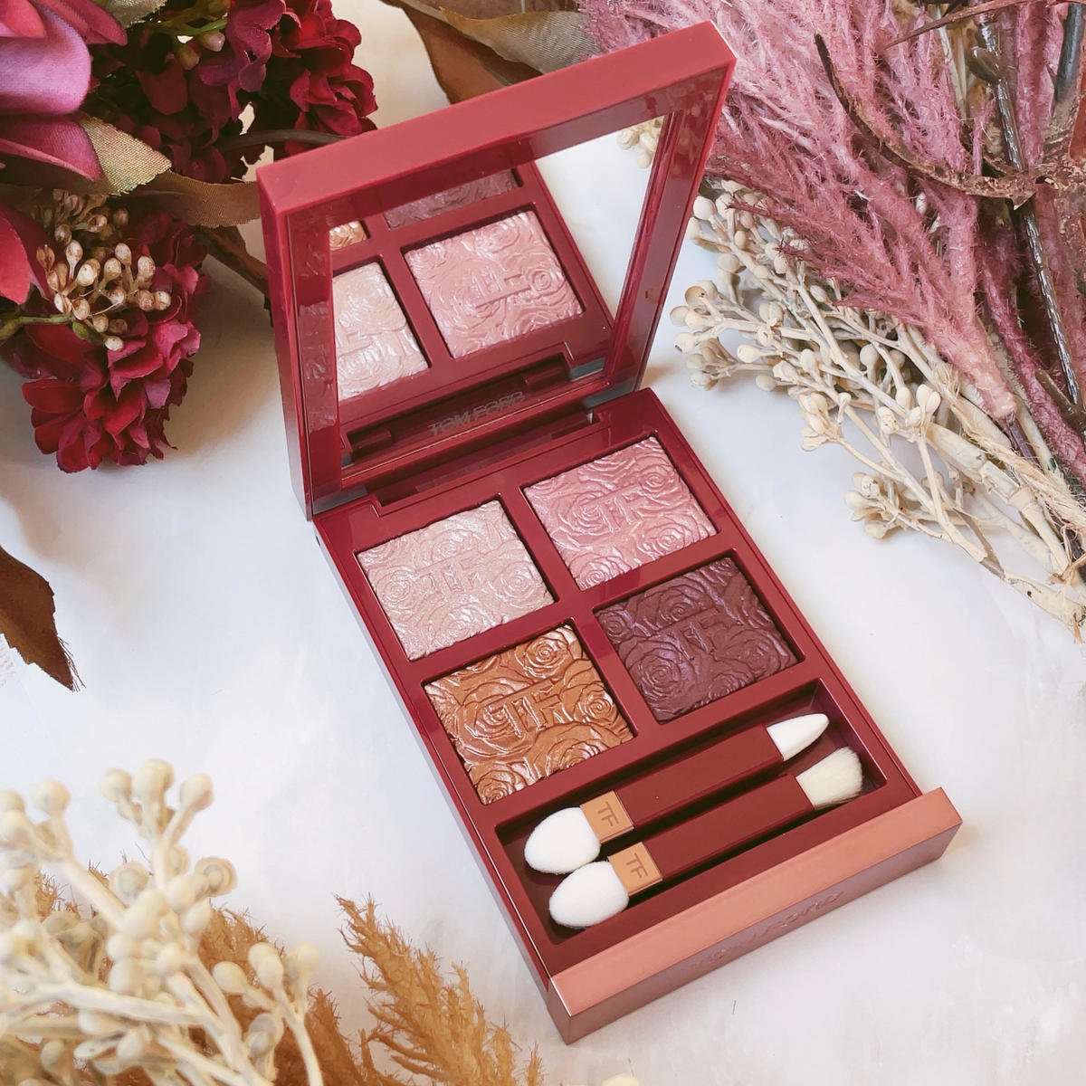 トムフォード新作】春コスメの《バラの刻印入り限定アイシャドウ》が