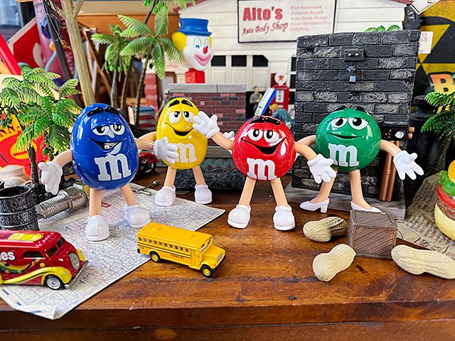 m&m's ベンダブルドール （4体セット） エムアンドエムズ フィギュアの