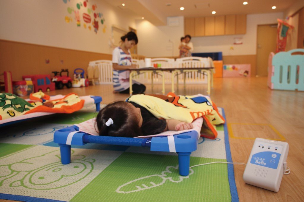 ベビーセンサー「シエスタべべ 」｜保育園向け午睡チェックセンサー