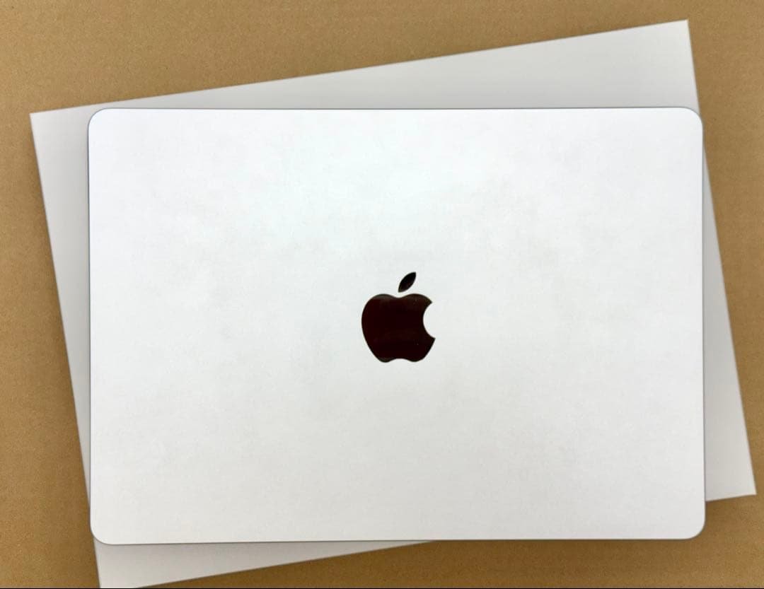 MacBookAir M2 13インチ 16GB 512GB シルバー Amazon.com: Apple 2022 13'' MacBook Air with M2 chip, 8 core CPU