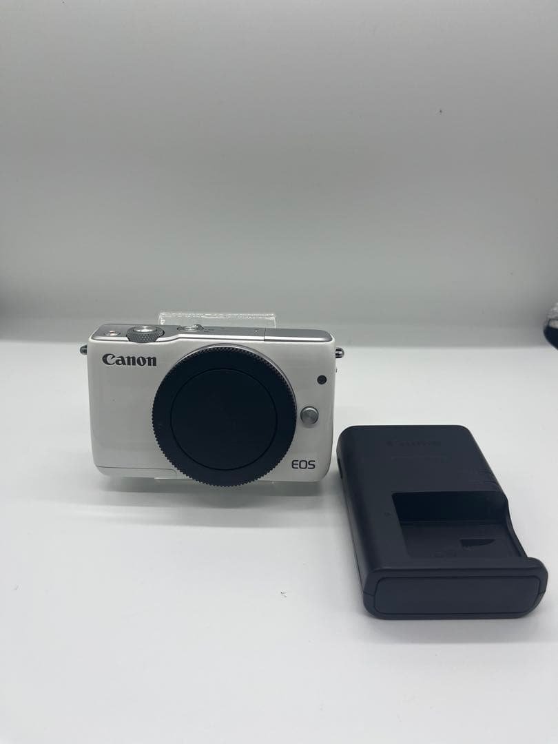 Canon EOS M10 ホワイトミラーレス一眼 EOS M10 ミラーレス一眼カメラ ホワイト [ズームレンズ+ズームレンズ