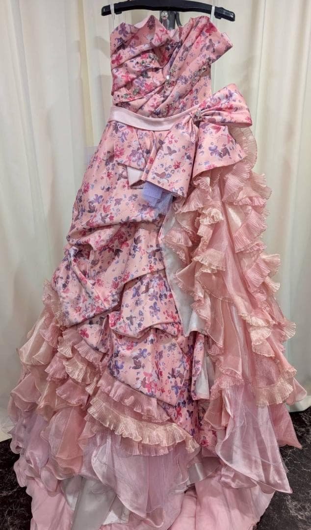 フリル花柄ピンク　コスプレ　衣装　ウエディング　カラードレス カラードレス プリンセスライン ピンク フリル ロングドレス