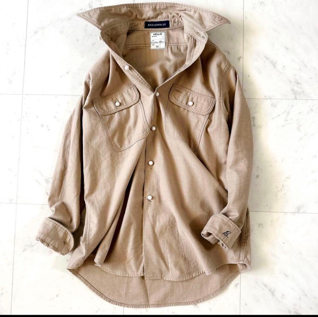 マディソンブルー パールボタン ハンプトン シャツ ベージュ MADISON BLUE（マディソンブルー）の「MADISONBLUE / パールボタン