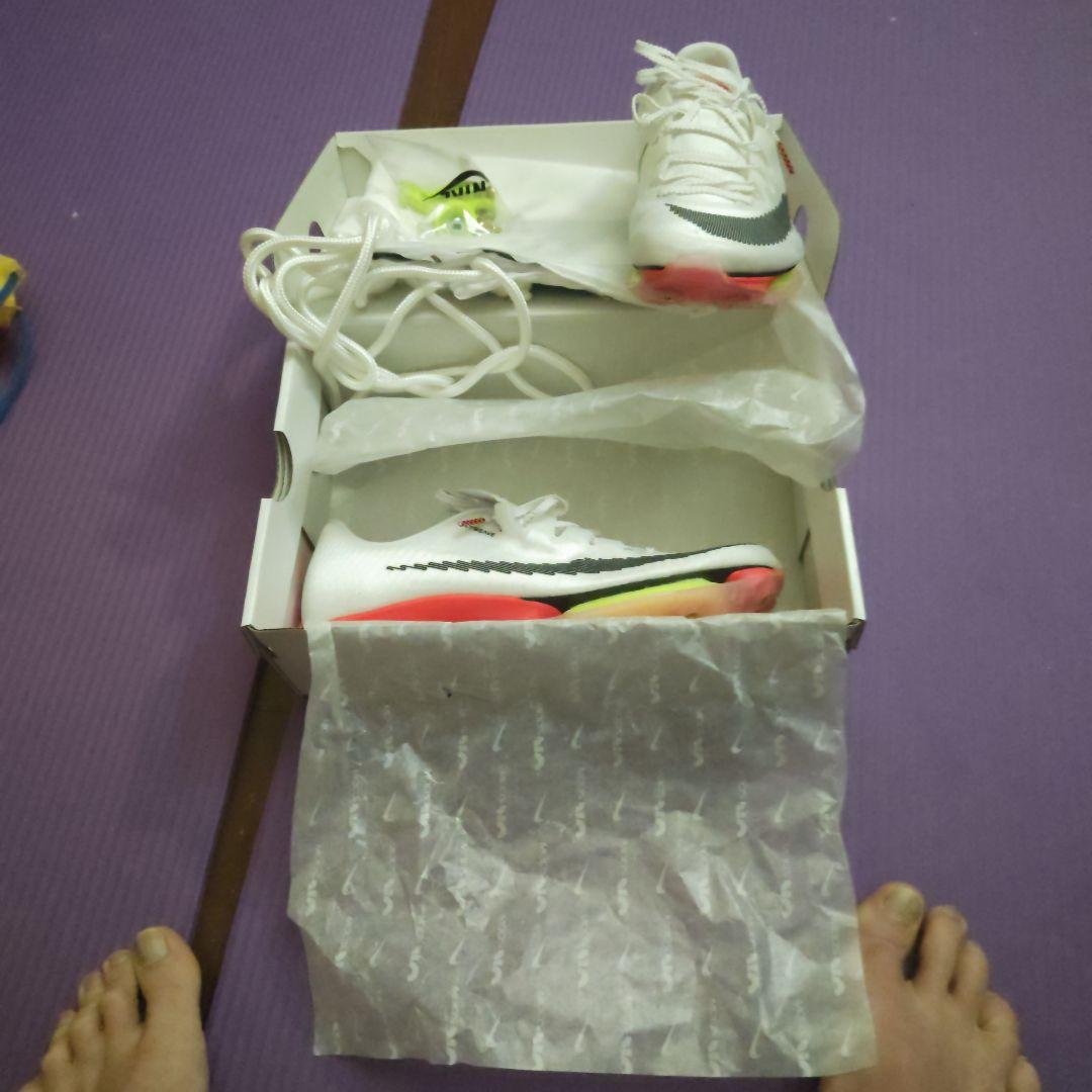 スパイクシューズ ホワイト/レッド/イエロー PUMA プーマ ウルトラ 5 プレイ TT(ホワイト×オレンジ) 108331 01